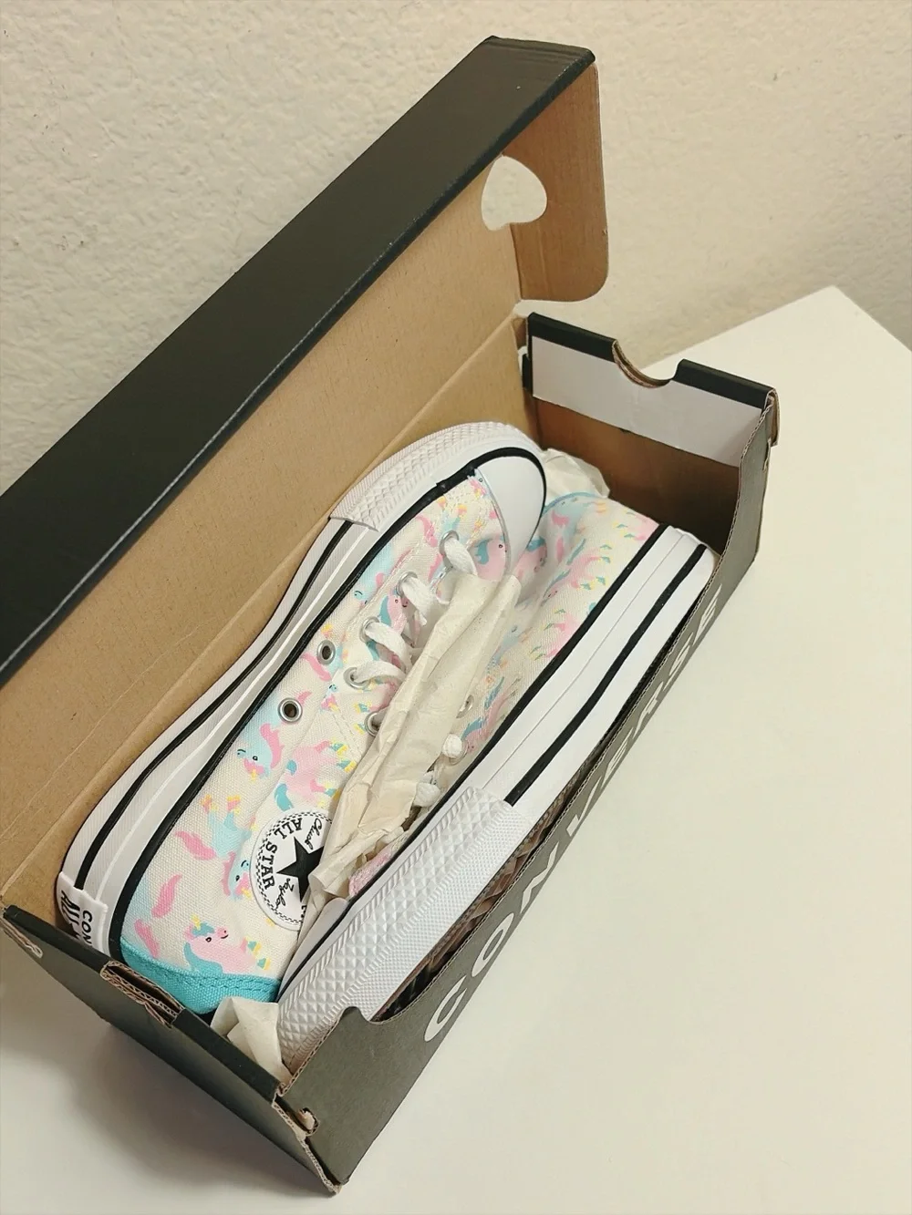 Converse Chuck Taylor All Star Unicorn High Top Junior Size 4 White Multi 669816